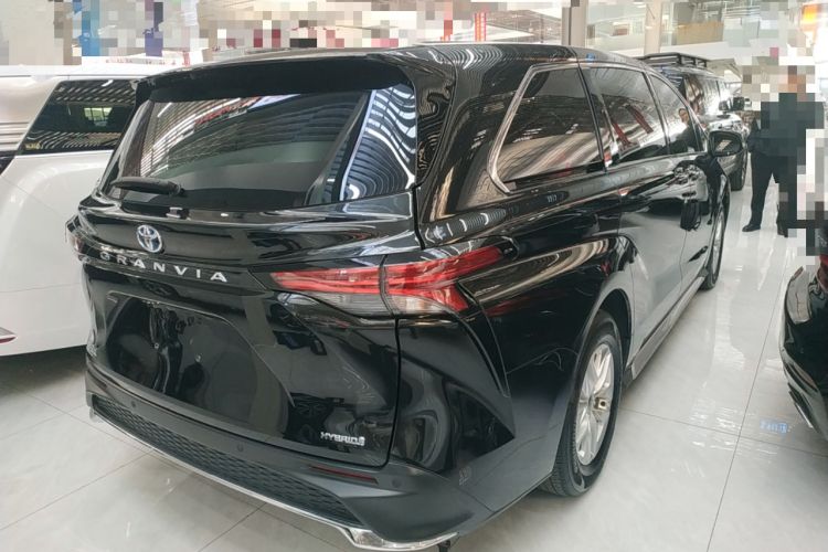 Used Toyota Granvia 2023 2.5L Hybrid Comfort Edition
