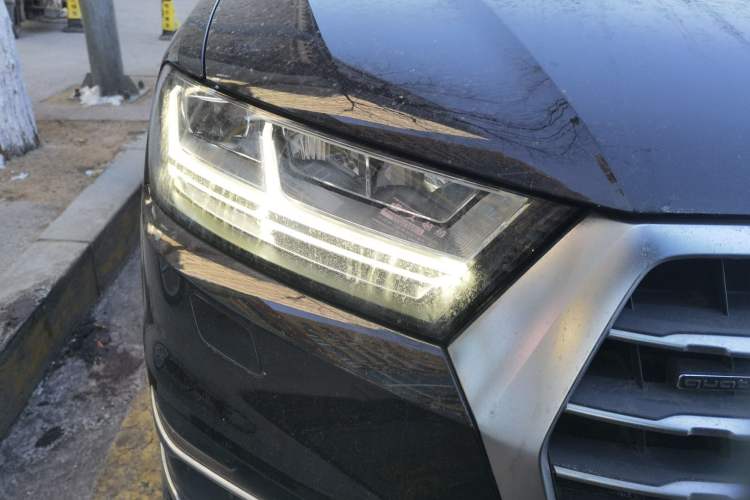 Used Audi Q7 2018 40 TFSI Comfort Model