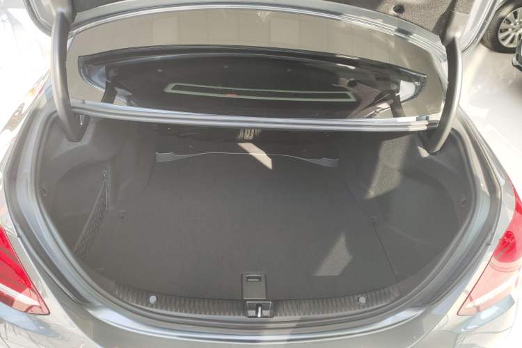 Used Mercedes-Benz C-Class 2017 Facelift C 200 L Sport Edition
