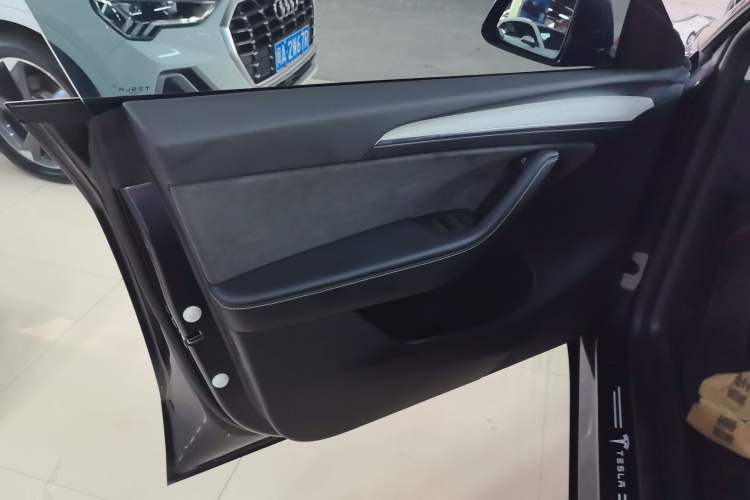 Used Tesla Model Y 2024 Rear-Wheel-Drive Version
