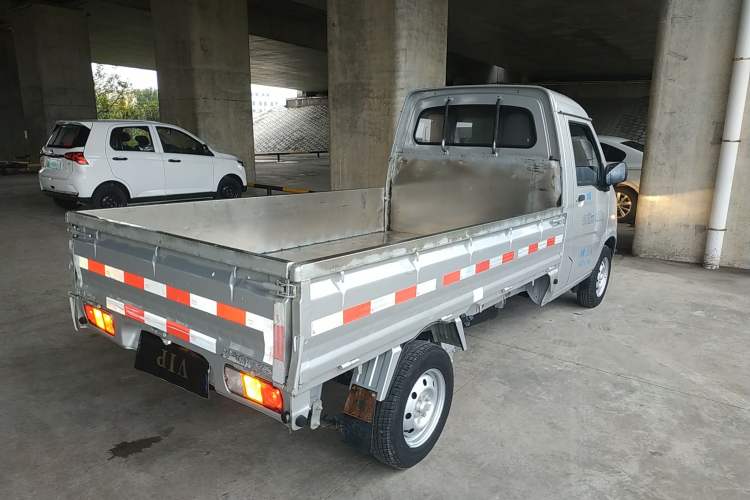 Used Wuling Zhiguang Small Truck 2020 1.2L Single Cab
