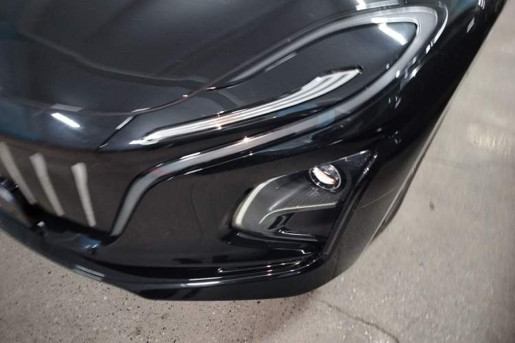 Used Hongqi E-QM5 2023 Base Travel Edition
