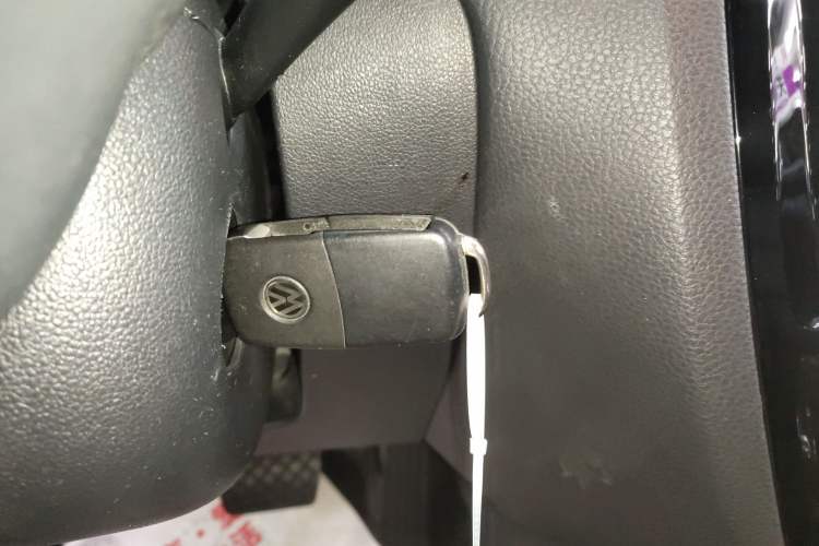 Used Volkswagen Sagitar 2015 230TSI Automatic Comfort Version
