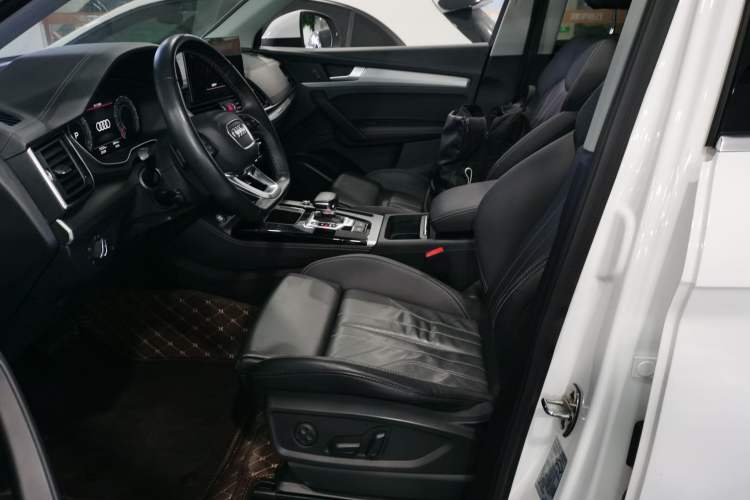 Used Audi Q5L 2022 40T Fashionable and Dynamic Model
