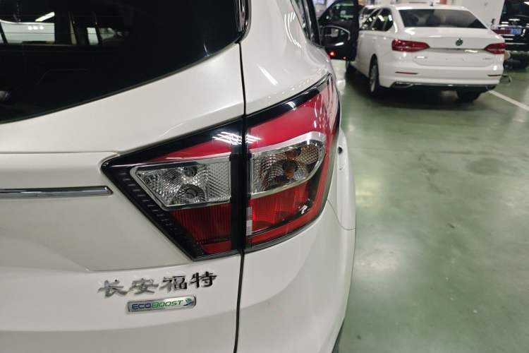 Used Ford Kuga 2017 EcoBoost 180 Two-Wheel-Drive Tiger Leap Model
