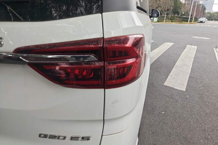 Used SAIC MAXUS G20 2023 Facelifted ES 2.0T Gasoline Automatic Value Edition
