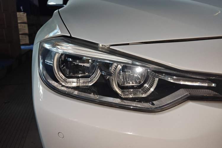 Used BMW 3 Series 2016 320Li Ambition Model
