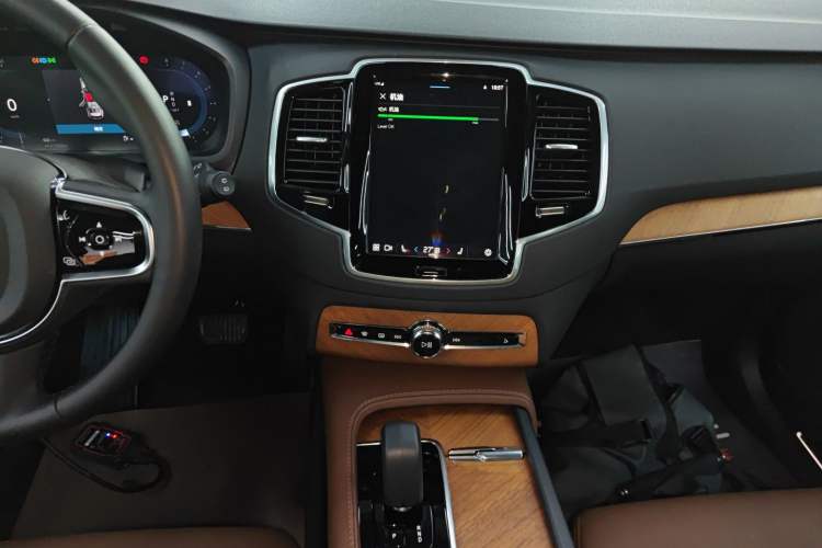 Used Volvo XC90 2024 B6 Zhiyi Luxury 7-Seater
