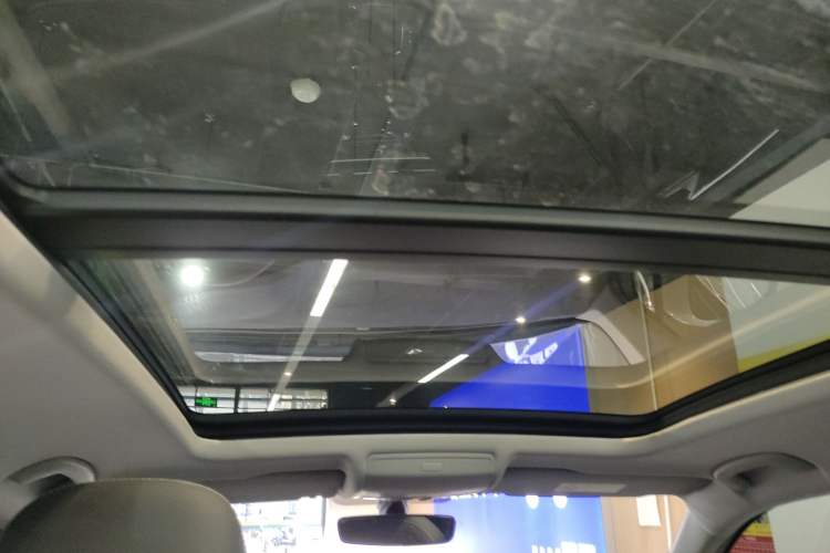 Used Volkswagen Tiguan L 2024 Outstanding Model 330TSI Automatic Two-Wheel Drive R-Line Dragon Glory Edition
