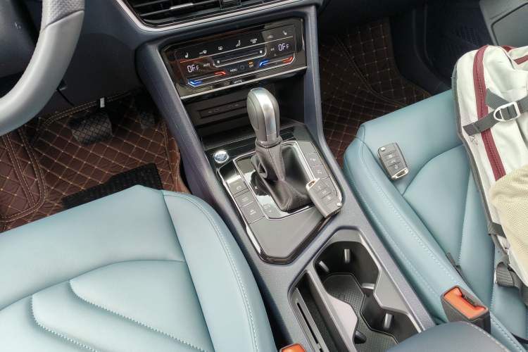 Used Volkswagen Tharu 2024 300TSI Two-Wheel-Drive Moon Luxury Edition
