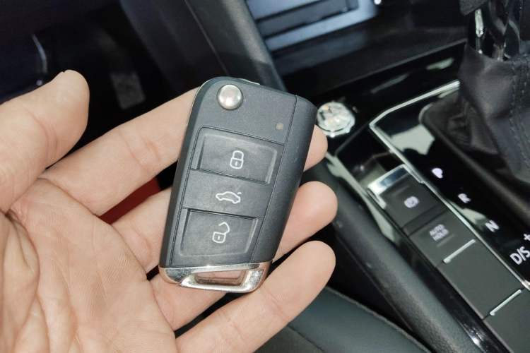 Used Volkswagen Tiguan L 2020 330TSI Automatic Two-Wheel Drive Smart Luxury Edition China VI Standard
