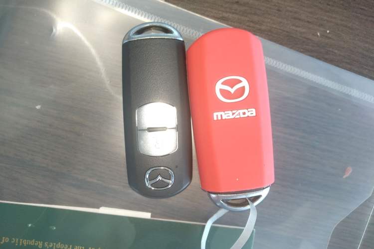 Used Mazda Mazda 3 Axela 2017 Hatchback 2.0L Automatic Luxury Model Emission Standard China V
