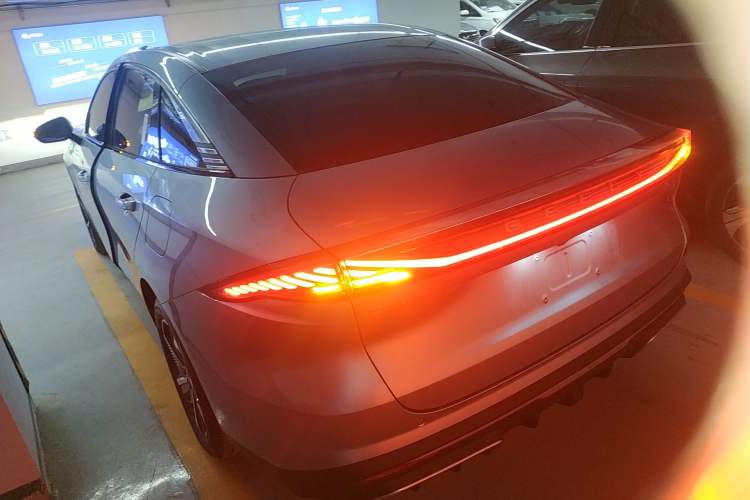 Used  L6 2025 EM-i 140km Starship Edition
