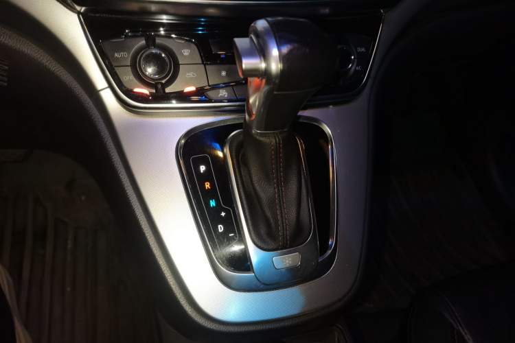 Used Haval H6 2017 Red-Label Sport Edition 1.5T Automatic Two-Wheel Drive Luxury Model
