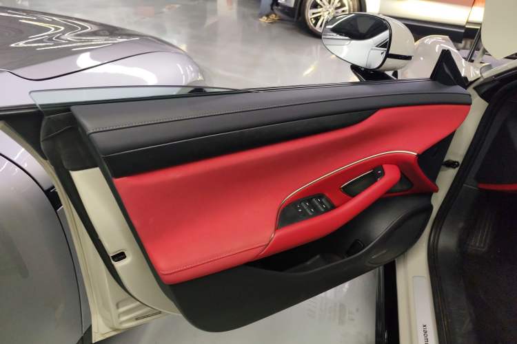 Used  SU7 2024 Rear-Drive Ultra-Long Range Advanced Pro-Level Intelligent Driving Version
