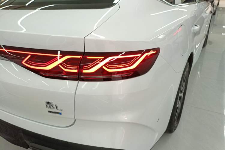 Used BYD Qin L 2025 DM-i Smart Drive 120KM Superior Model
