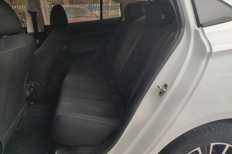 Used Roewe i5 2021 1.5L CVT Platinum Edition
