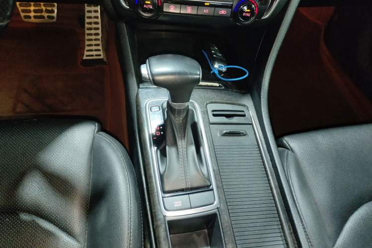 Used Kia K5 2016 1.6T Automatic LUX
