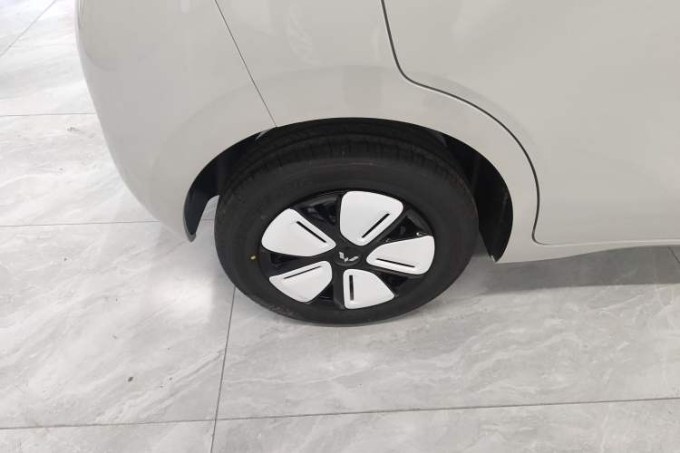 Used Wuling Hongguang MINIEV 2025 Four-Door Version Advanced Edition
