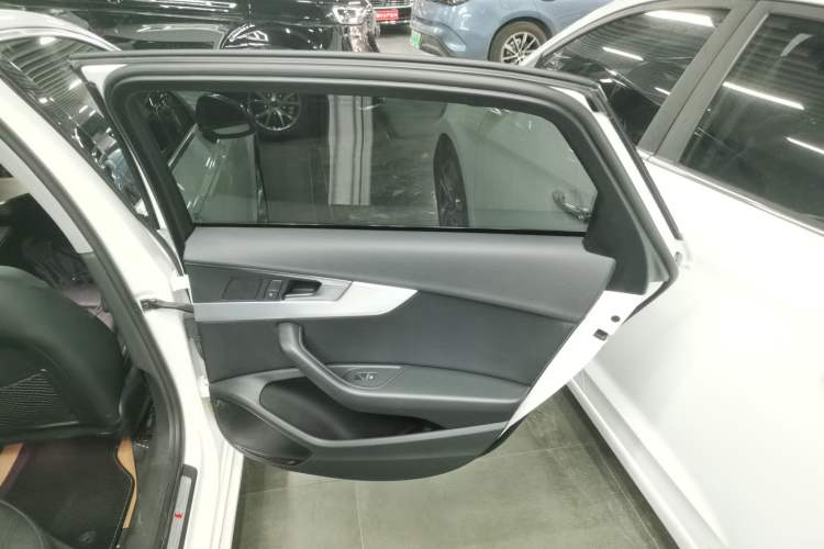 Used Audi A4L 2019 45 TFSI quattro Individual Sport Edition China VI
