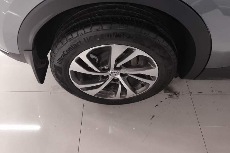 Used Buick Envision 2022 Encore S 552T Two-Wheel-Drive Luxury Model
