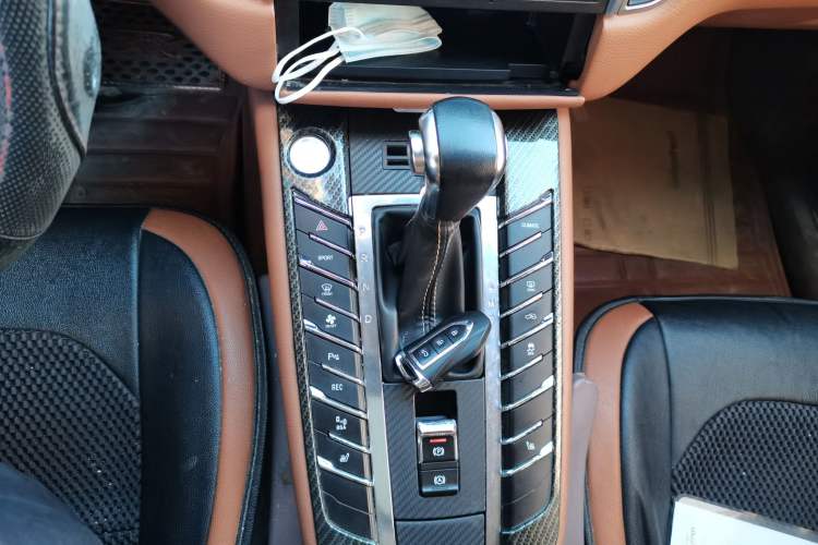 Used Zotye SR9 2017 2.0T Automatic Ultimate Dream Edition
