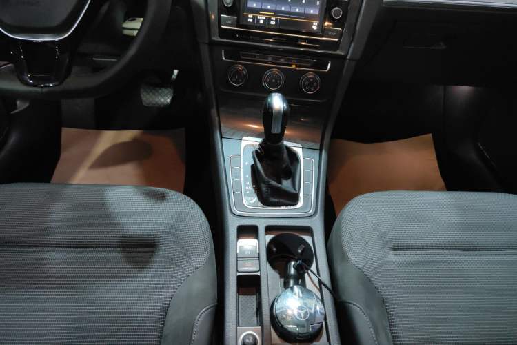 Used Volkswagen Golf 2018 230TSI Automatic Comfort Model
