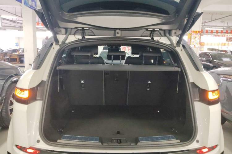 Used Land Rover Range Rover Evoque 2021 Range Rover Velar 249 PS R-Dynamic S Performance Edition