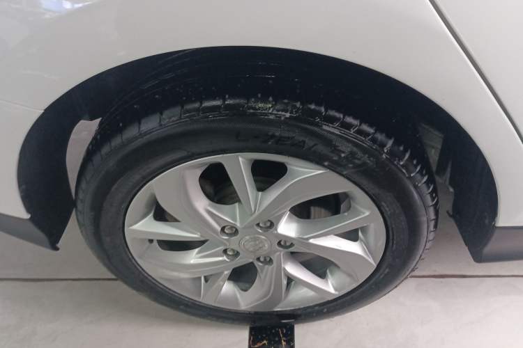 Used Buick Velite 6 2023 430km Range Commuter Version
