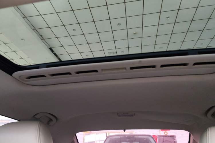 Used Roewe 360 2015 20T TST Deluxe Edition