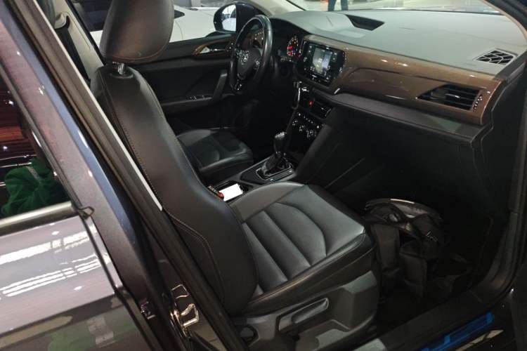 Used Volkswagen Tharu 2020 280TSI Two-Wheel Drive Comfort Edition China VI Standard
