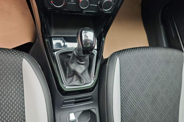 Used Volkswagen Tacqua 2020 1.5L Automatic Yue
