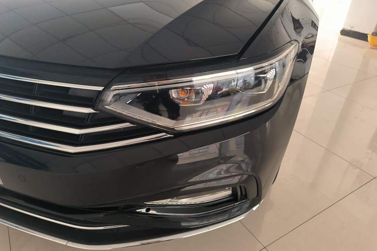 Used Volkswagen Magotan 2021 330TSI DSG 30th Anniversary Edition
