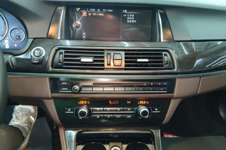 Used BMW 5 Series 2014 525Li Luxury Design Package