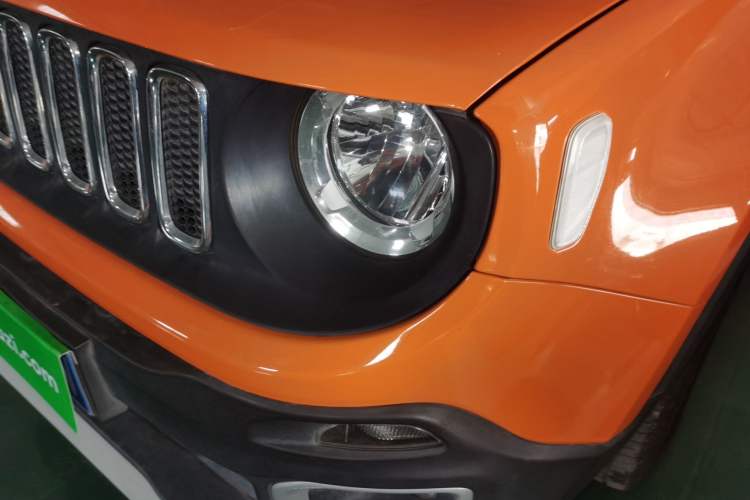 Used  Renegade 2018 Connected Large Screen Version 180T Automatic High-Energy Edition
