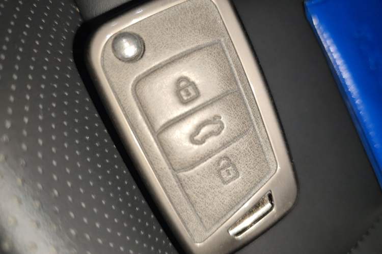 Used Volkswagen T-ROC 2024 300TSI DSG Two-Wheel-Drive Chen Guang Edition
