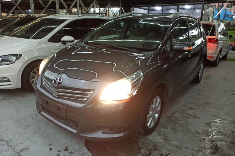 Used Toyota Verso 2014 Starlight 180E CVT Elite Edition
