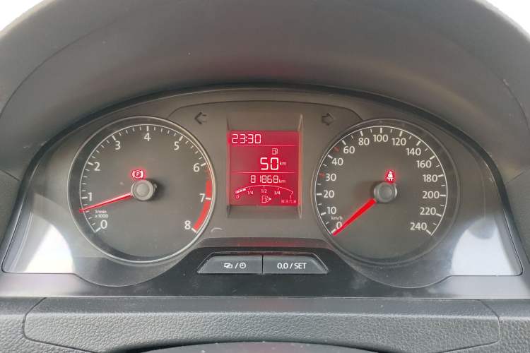 Used Volkswagen Santana 2015 1.6L Manual Comfort Edition
