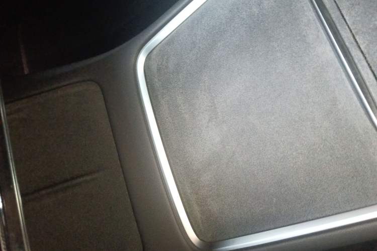 Used Tesla Model Y 2023 Rear-Wheel-Drive Version