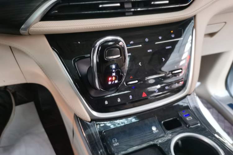 Used Buick GL8 2022 ES Landtrek 653T Luxury Edition
