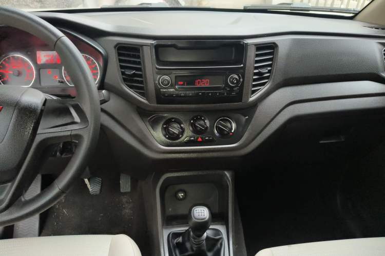 Used Wuling Hongguang V 2022 1.5L Jingqu Edition Electric-Assist LAR