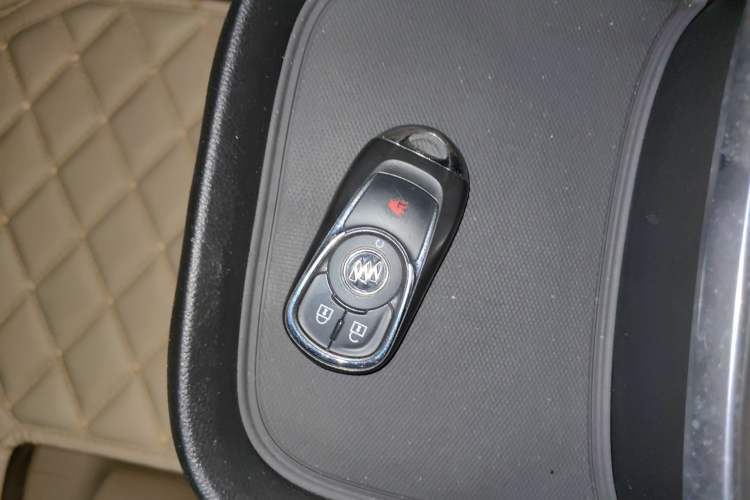 Used Buick GL8 2018 ES 28T Premium Model China VI Standard
