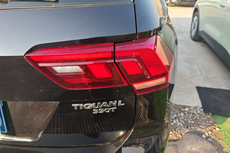 Used Volkswagen Tiguan L 2017 330TSI Automatic Two-Wheel Drive Luxury Edition