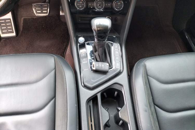 Used Volkswagen Tiguan L 2021 330TSI Automatic Two-Wheel Drive R-Line Enhanced Edition
