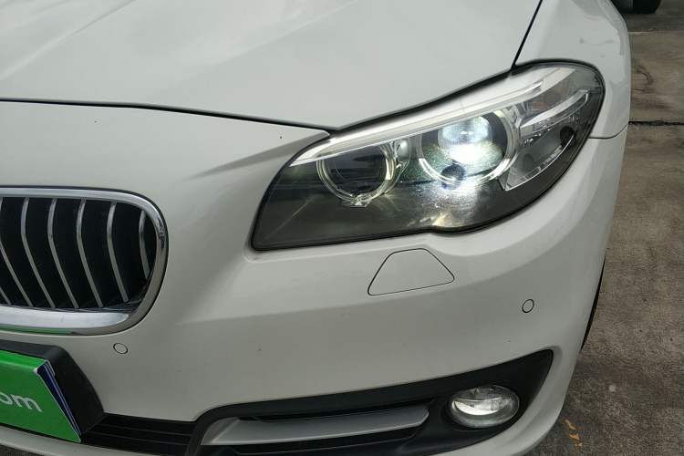 Used BMW 5 Series 2014 520Li Elegant Model
