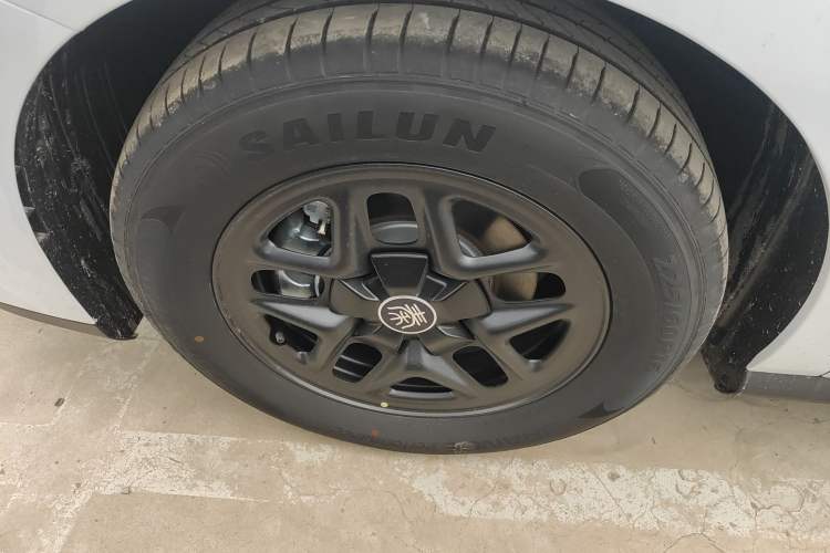 Used BYD Qin PLUS 2025 DM-i Smart Drive 55KM Leading Model
