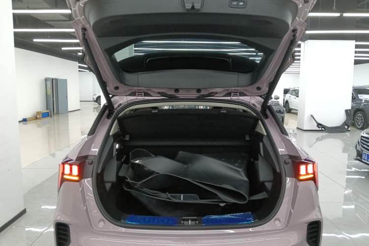 Used Lynk & Co 06 2023 Remix 1.5T Shero
