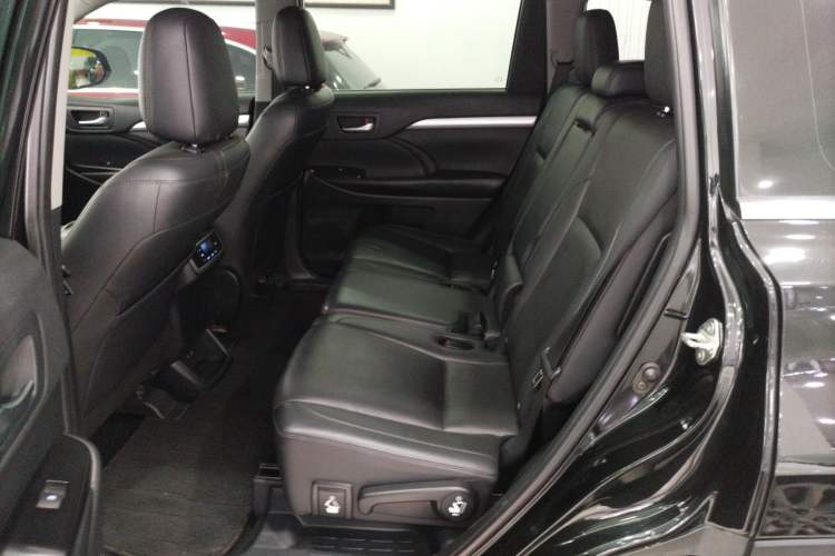 Used Toyota Highlander 2018 2.0T Four-Wheel Drive Luxury Version 7 Seats China VI Standard
