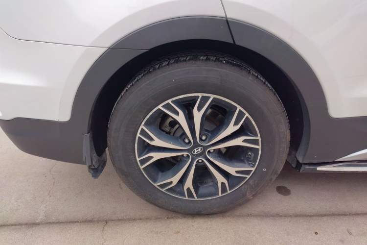 Used Hyundai Santa Fe 2017 2.0T Automatic All-Wheel Drive Smart 7-Seater