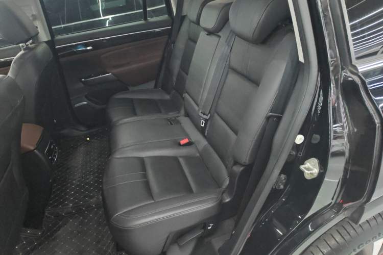 Used GAC Trumpchi GS8 2017 320T Two-Wheel Drive Luxury Smart Connectivity Version (7 Seats)
